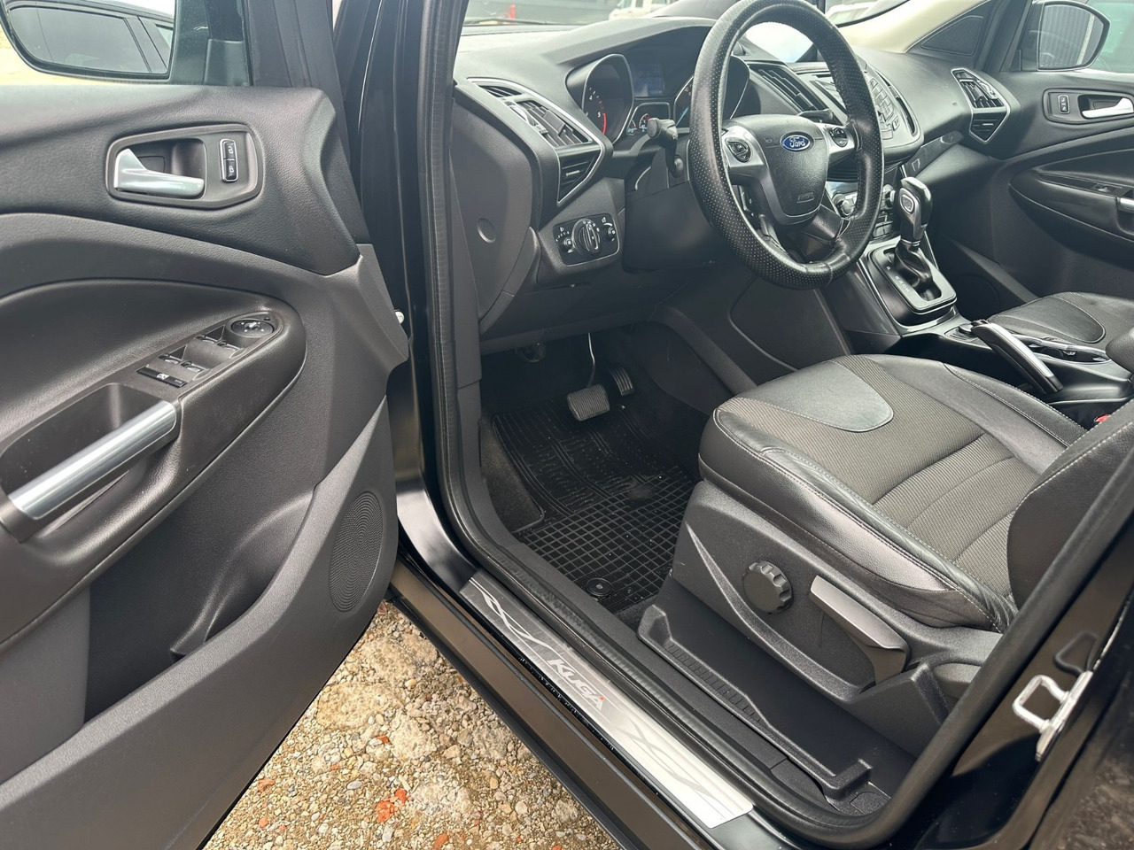 FORD KUGA TITANIUM - SUV/ Todoterreno: foto 3 FORD KUGA TITANIUM - SUV/ Todoterreno: foto 3