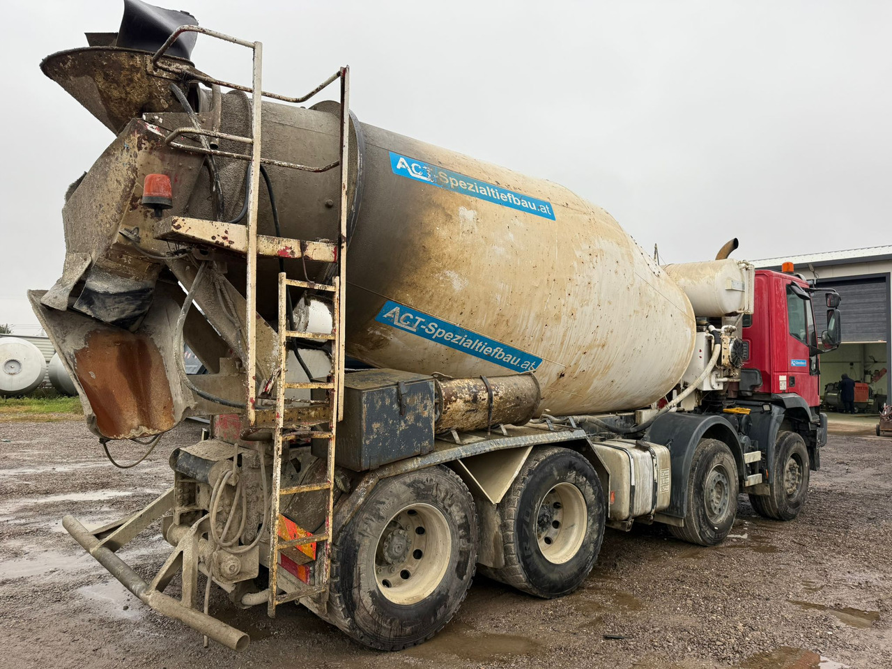 IVECO EUROTRAKKER CONCRETE MIXER - Camión hormigonera: foto 3 IVECO EUROTRAKKER CONCRETE MIXER - Camión hormigonera: foto 3