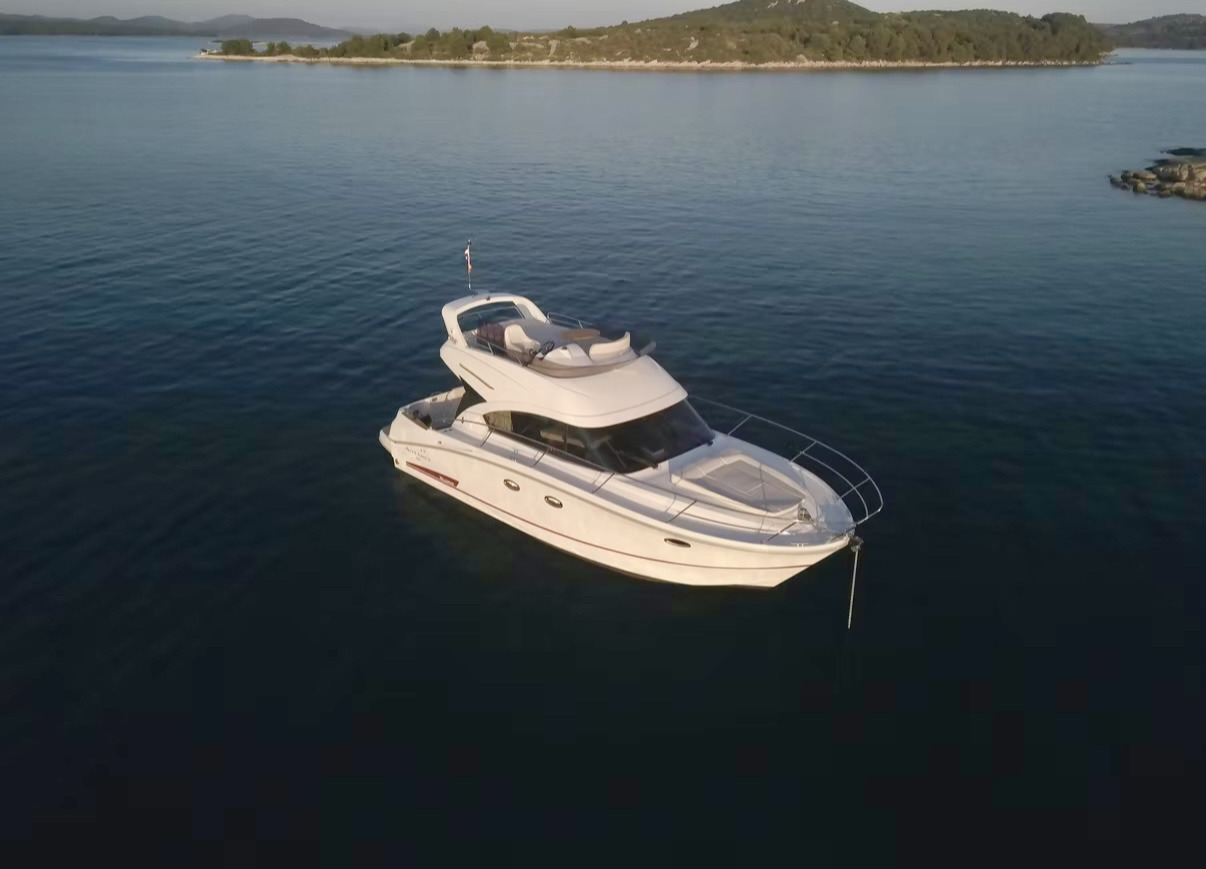 Beneteau Antares 36 Fly, Air Conditioning, TOP !!! - Otros maquinaria: foto 2 Beneteau Antares 36 Fly, Air Conditioning, TOP !!! - Otros maquinaria: foto 2
