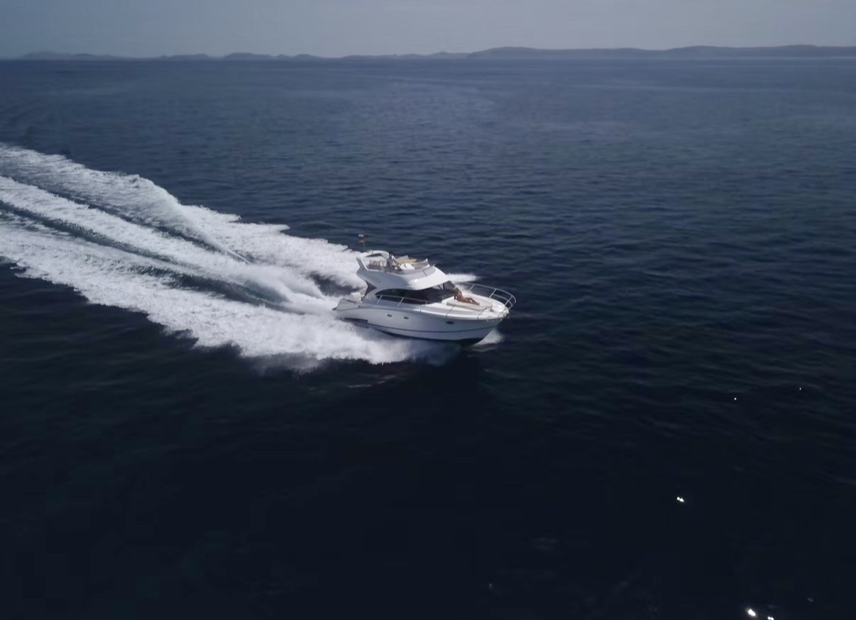 Beneteau Antares 36 Fly, Air Conditioning, TOP !!! - Otros maquinaria: foto 3 Beneteau Antares 36 Fly, Air Conditioning, TOP !!! - Otros maquinaria: foto 3