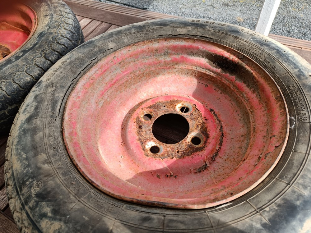 Renkaat 165SR15 vanteilla 2 kpl Heywang paalaimesta - Rueda completa para Empacadora de pacas cuadradas: foto 5 Renkaat 165SR15 vanteilla 2 kpl Heywang paalaimesta - Rueda completa para Empacadora de pacas cuadradas: foto 5