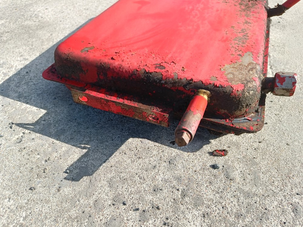 Sampo 410 hydrauliikkaöljysäiliö - Depósito hidráulico para Cosechadora de granos: foto 5 Sampo 410 hydrauliikkaöljysäiliö - Depósito hidráulico para Cosechadora de granos: foto 5