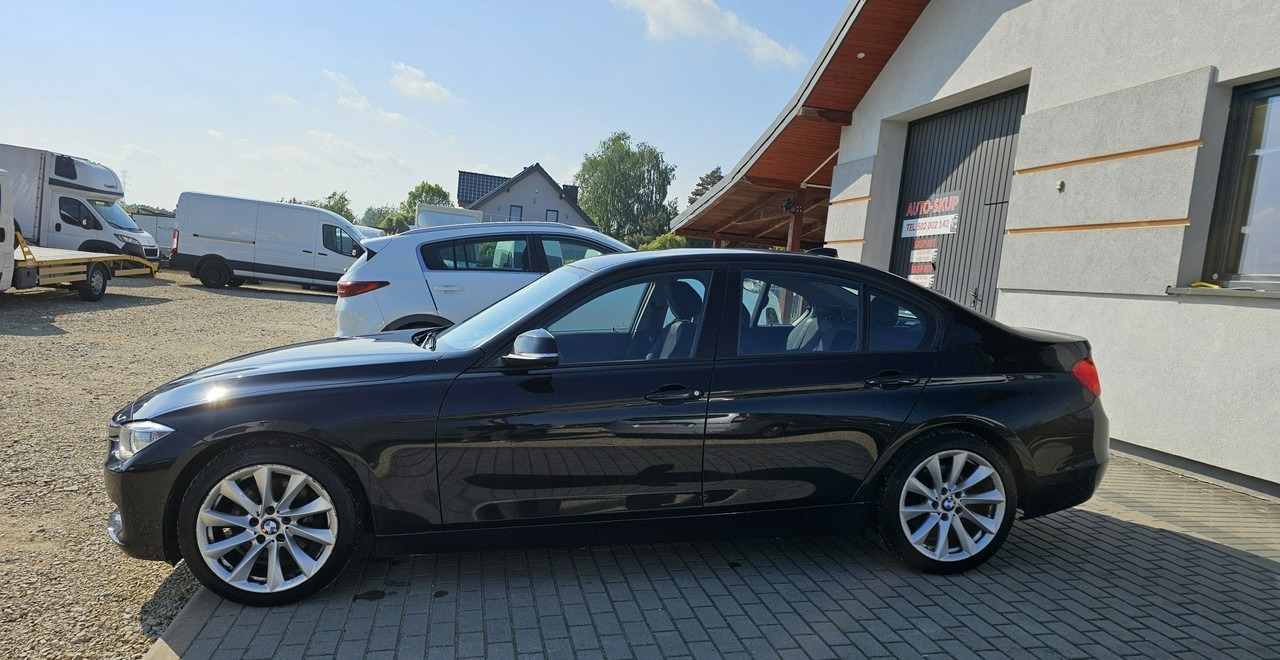 BMW SERIA 3 V (F30/F31/F34) BMW SERIA 3 BMW 330D xDrive ładny stan 4x4 sedan - Coche: foto 4 BMW SERIA 3 V (F30/F31/F34) BMW SERIA 3 BMW 330D xDrive ładny stan 4x4 sedan - Coche: foto 4