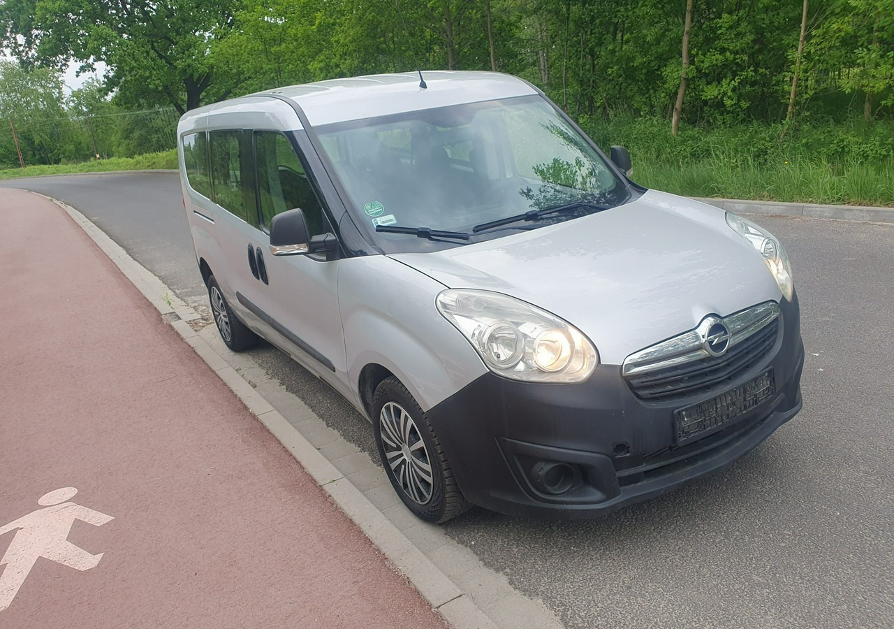 Fiat Doblo long*combo *doblo* krajówka *fv vat 23%* - Furgoneta combi: foto 3 Fiat Doblo long*combo *doblo* krajówka *fv vat 23%* - Furgoneta combi: foto 3