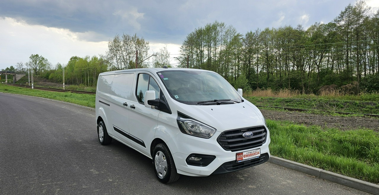 Ford Transit Transit Custom Ford Transit Custom long bardzo ładny egzemplarz - Furgón: foto 4 Ford Transit Transit Custom Ford Transit Custom long bardzo ładny egzemplarz - Furgón: foto 4