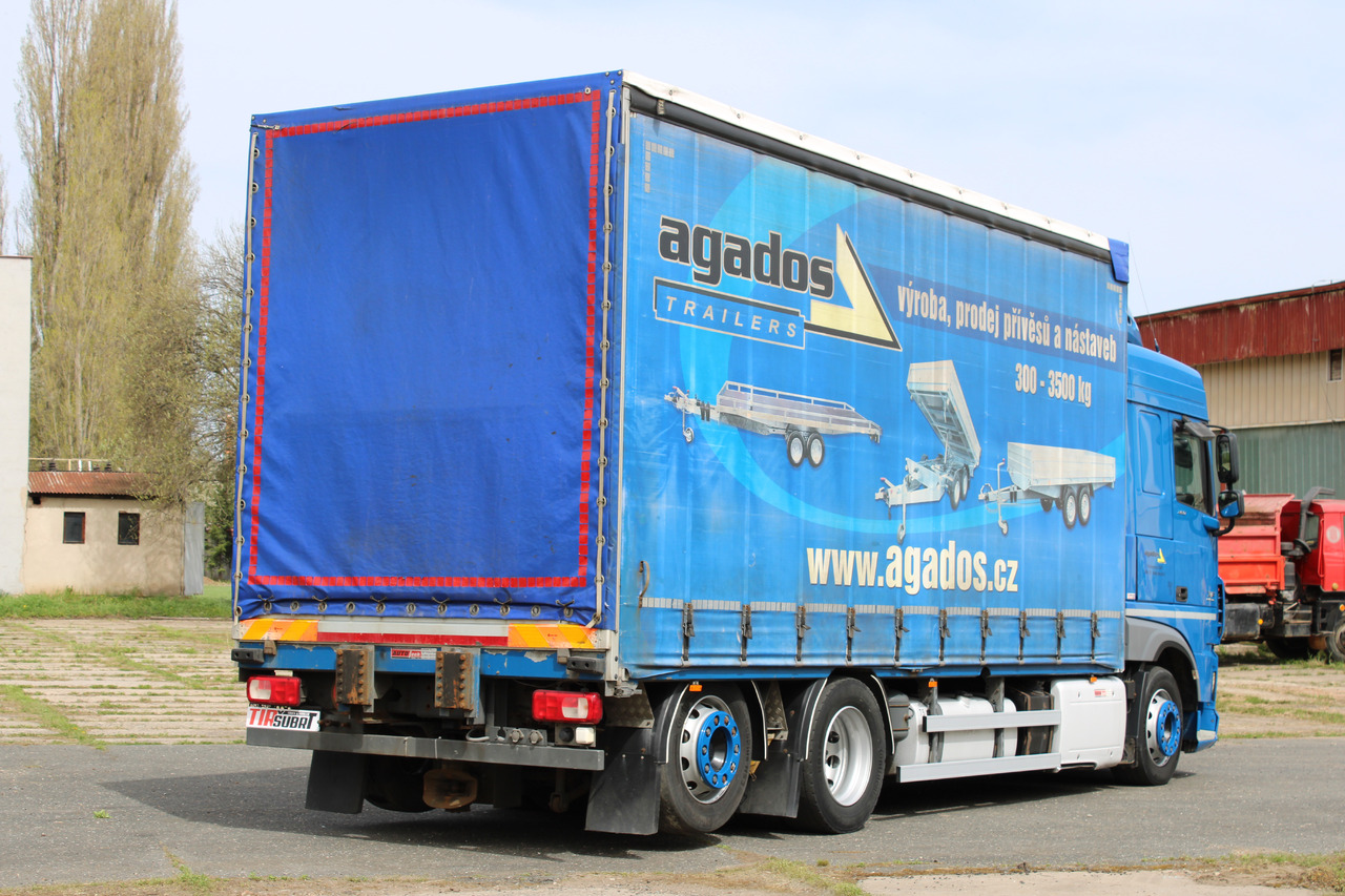 DAF XF 460 FAR - Camión lona: foto 4 DAF XF 460 FAR - Camión lona: foto 4