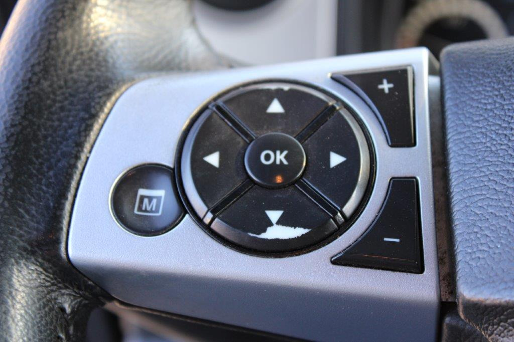 Foto del interior 2: Camión lona Mercedes-Benz Atego 1223 Foto del interior 2: Camión lona Mercedes-Benz Atego 1223