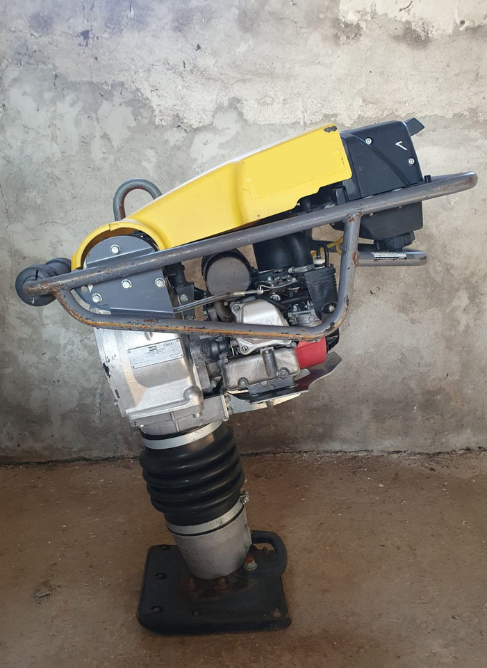 ATLAS Copco LT7000 - Vibroapisonador: foto 1 ATLAS Copco LT7000 - Vibroapisonador: foto 1