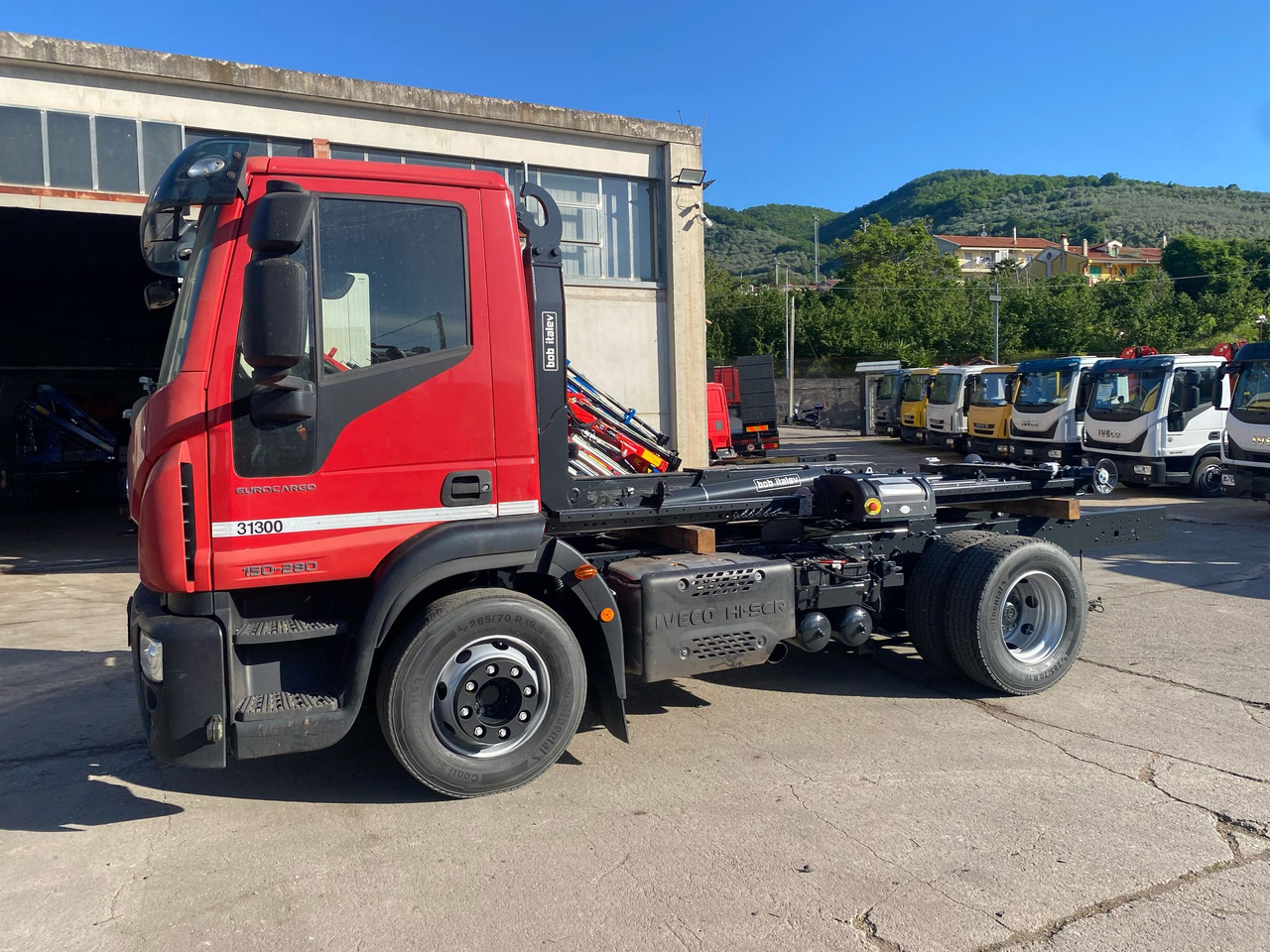 IVECO EUROCARGO 150-280 - Camión multibasculante: foto 3 IVECO EUROCARGO 150-280 - Camión multibasculante: foto 3