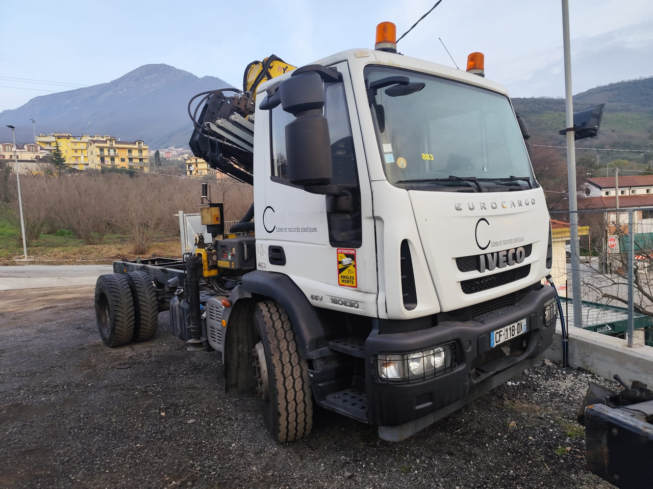 IVECO EUROCARGO 180E30 - Camión volquete, Camión grúa: foto 1 IVECO EUROCARGO 180E30 - Camión volquete, Camión grúa: foto 1