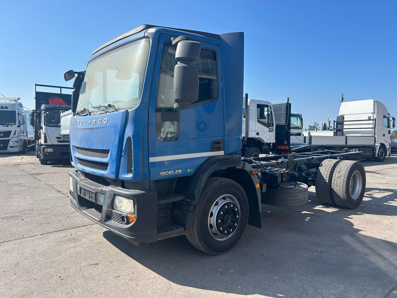 IVECO EUROCARGO 190EL28 - Camión volquete: foto 1 IVECO EUROCARGO 190EL28 - Camión volquete: foto 1