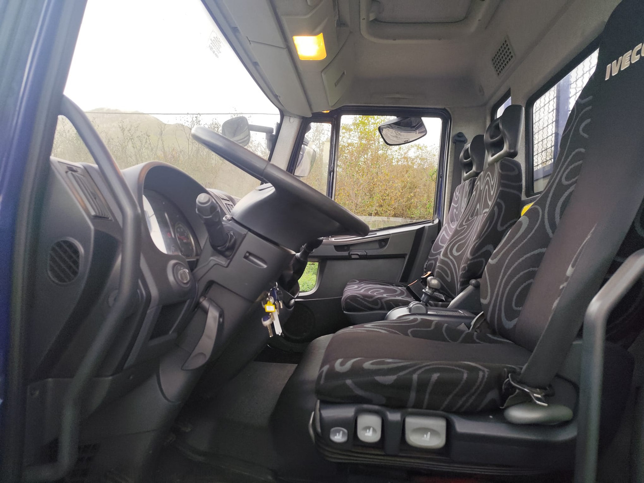 IVECO EUROCARGO 75E18 - Camión volquete: foto 3 IVECO EUROCARGO 75E18 - Camión volquete: foto 3