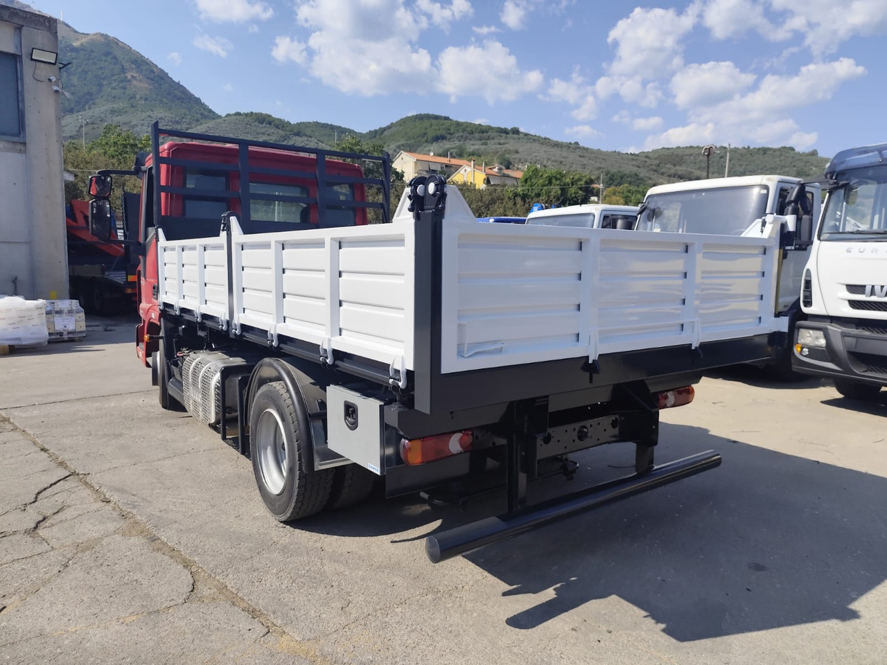 IVECO EUROCARGO 80-190 - Camión chasis: foto 5 IVECO EUROCARGO 80-190 - Camión chasis: foto 5