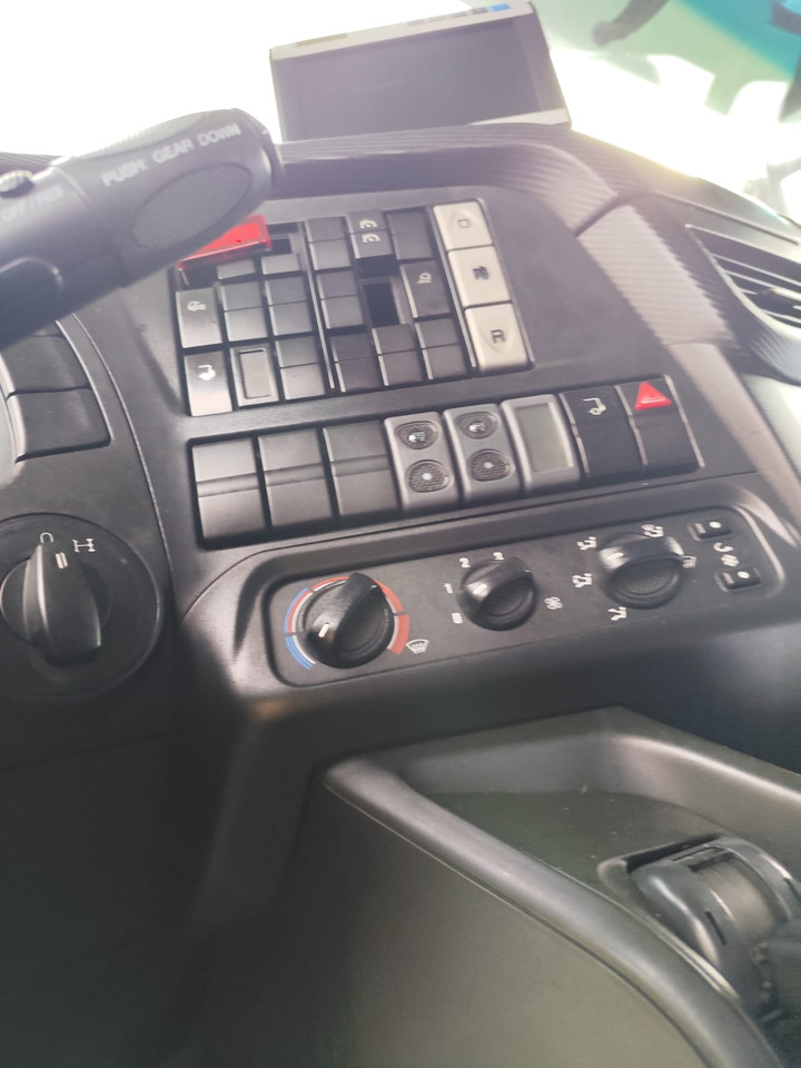 IVECO STRALIS 190S31 - Camión multibasculante: foto 5 IVECO STRALIS 190S31 - Camión multibasculante: foto 5