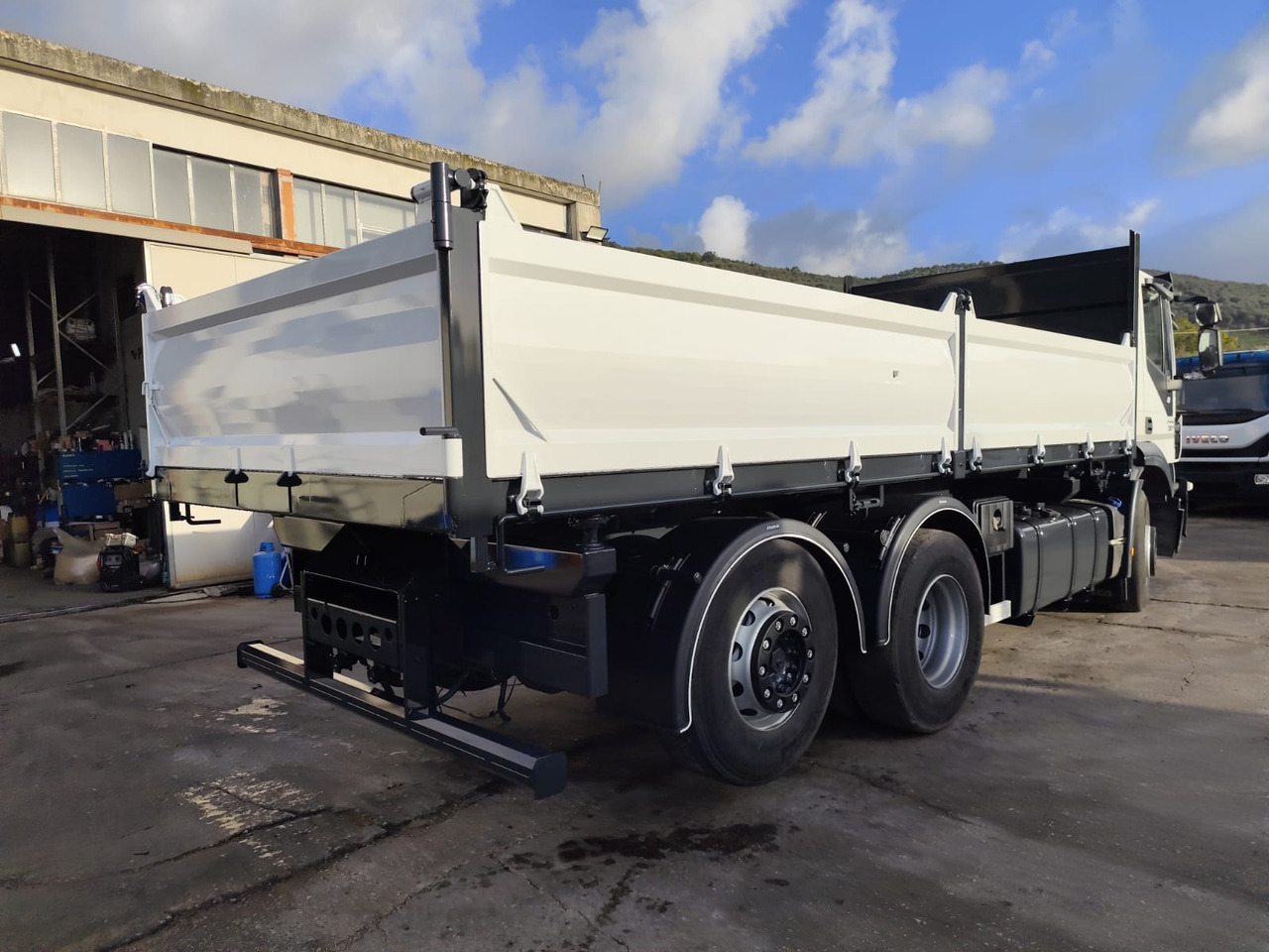 IVECO STRALIS AD 260S31 - Camión volquete: foto 5 IVECO STRALIS AD 260S31 - Camión volquete: foto 5