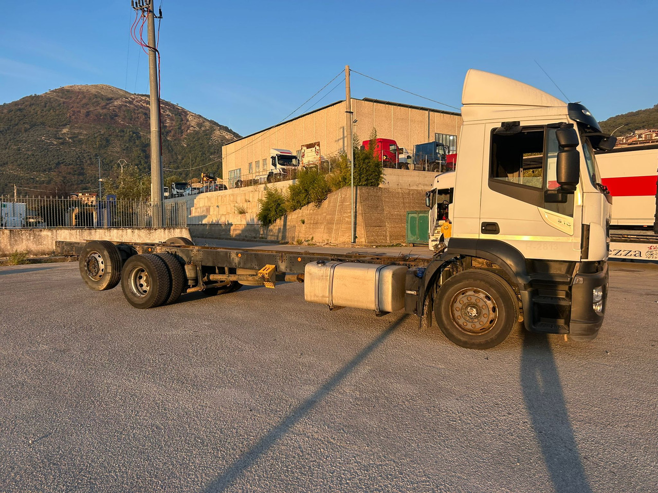 Camión chasis IVECO STRALIS AD 260S31 XP: foto 27