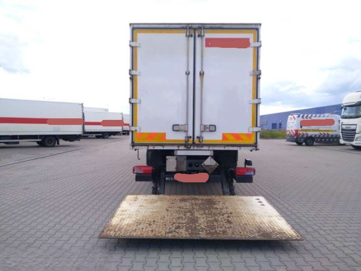 IVECO STRALIS AD 260S31 XP - Camión caja cerrada: foto 4 IVECO STRALIS AD 260S31 XP - Camión caja cerrada: foto 4