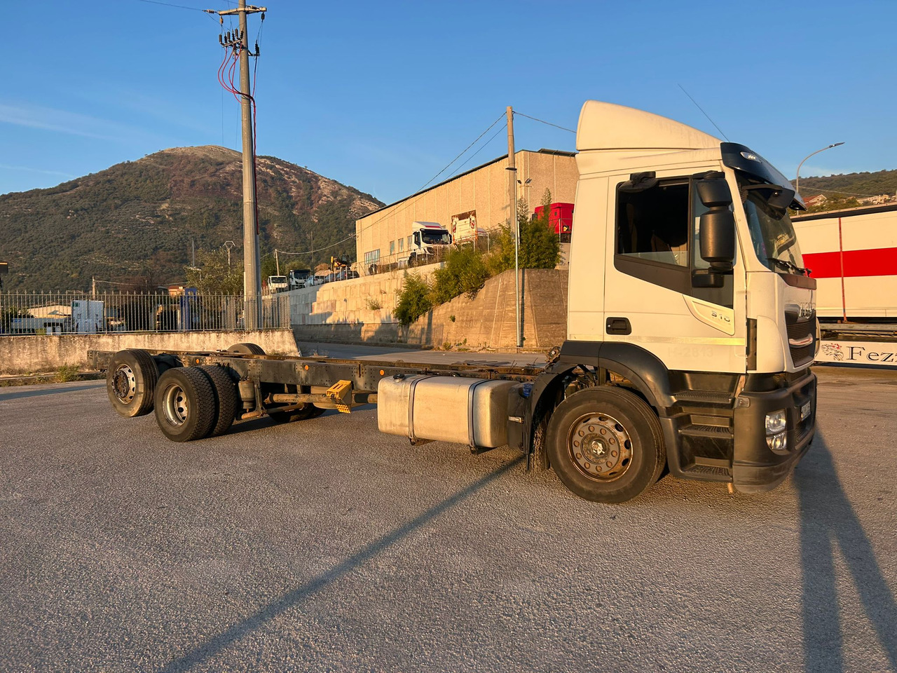 Camión chasis IVECO STRALIS AD 260S31 XP: foto 25