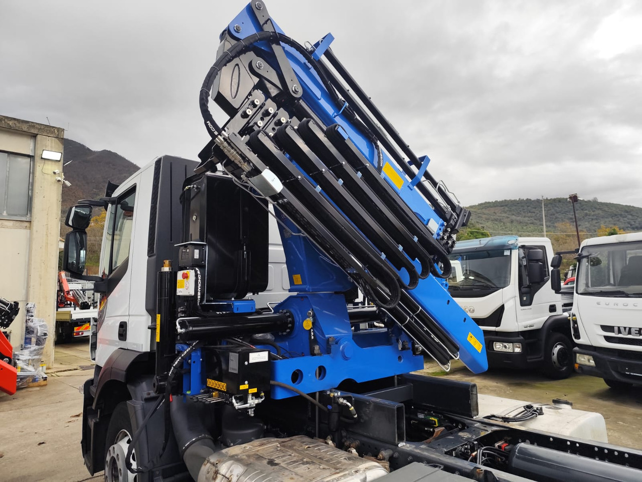 IVECO STRALIS AD 260S31 Y/P - Camión volquete, Camión grúa: foto 4 IVECO STRALIS AD 260S31 Y/P - Camión volquete, Camión grúa: foto 4