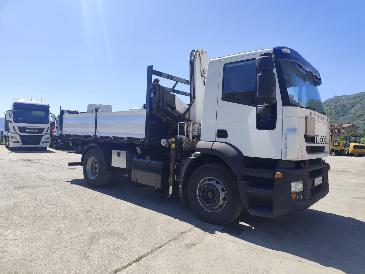 Camión grúa IVECO STRALIS CUBE 190S33: foto 37