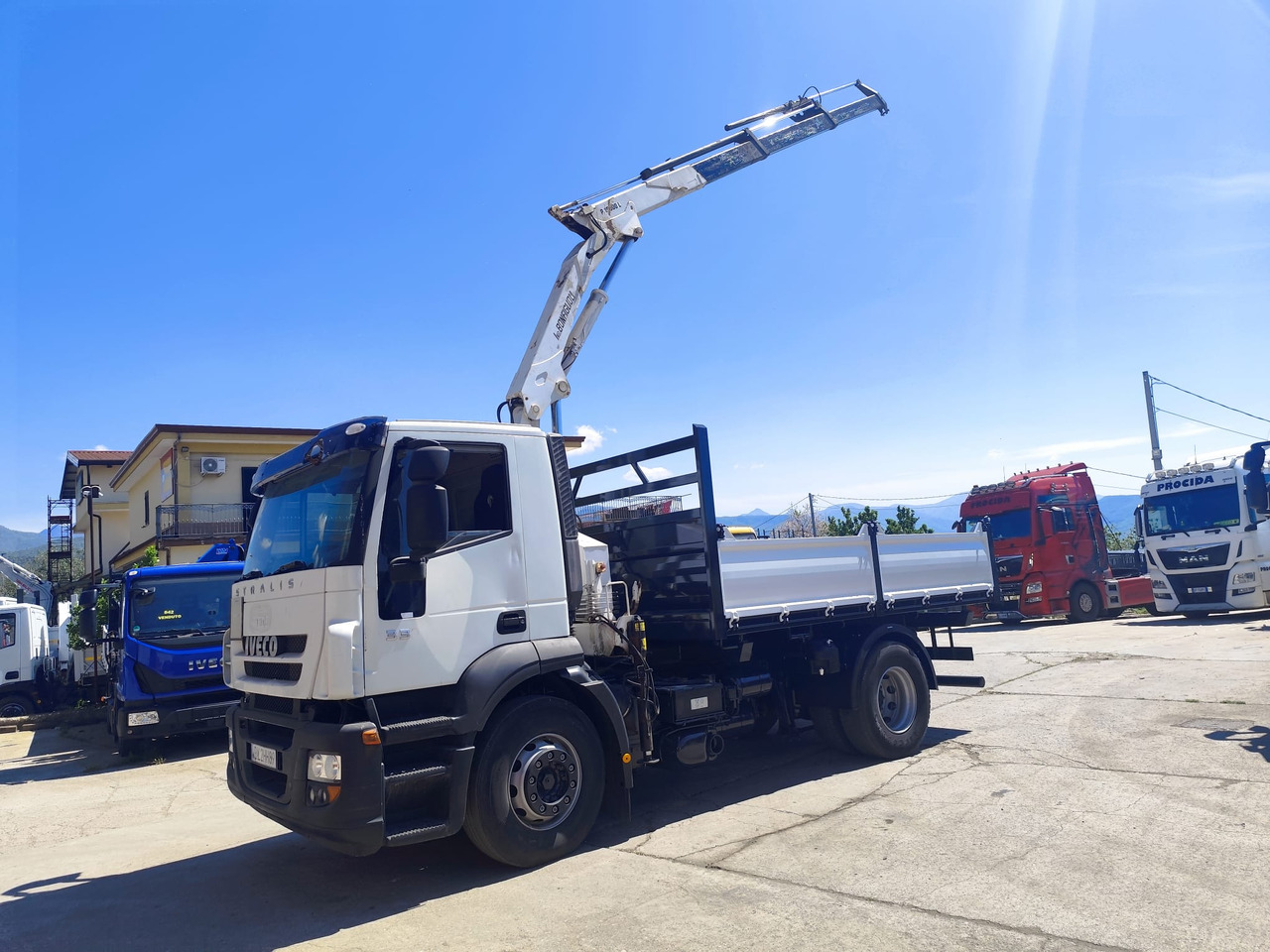 Camión grúa IVECO STRALIS CUBE 190S33: foto 25