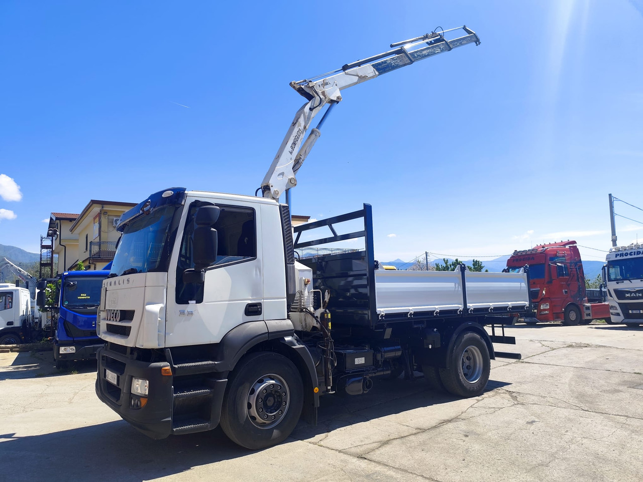 Camión grúa IVECO STRALIS CUBE 190S33: foto 16