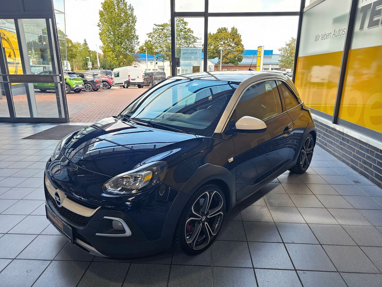Opel Adam Rocks S Recaro Leder Infinity 18" - Coche: foto 2 Opel Adam Rocks S Recaro Leder Infinity 18" - Coche: foto 2