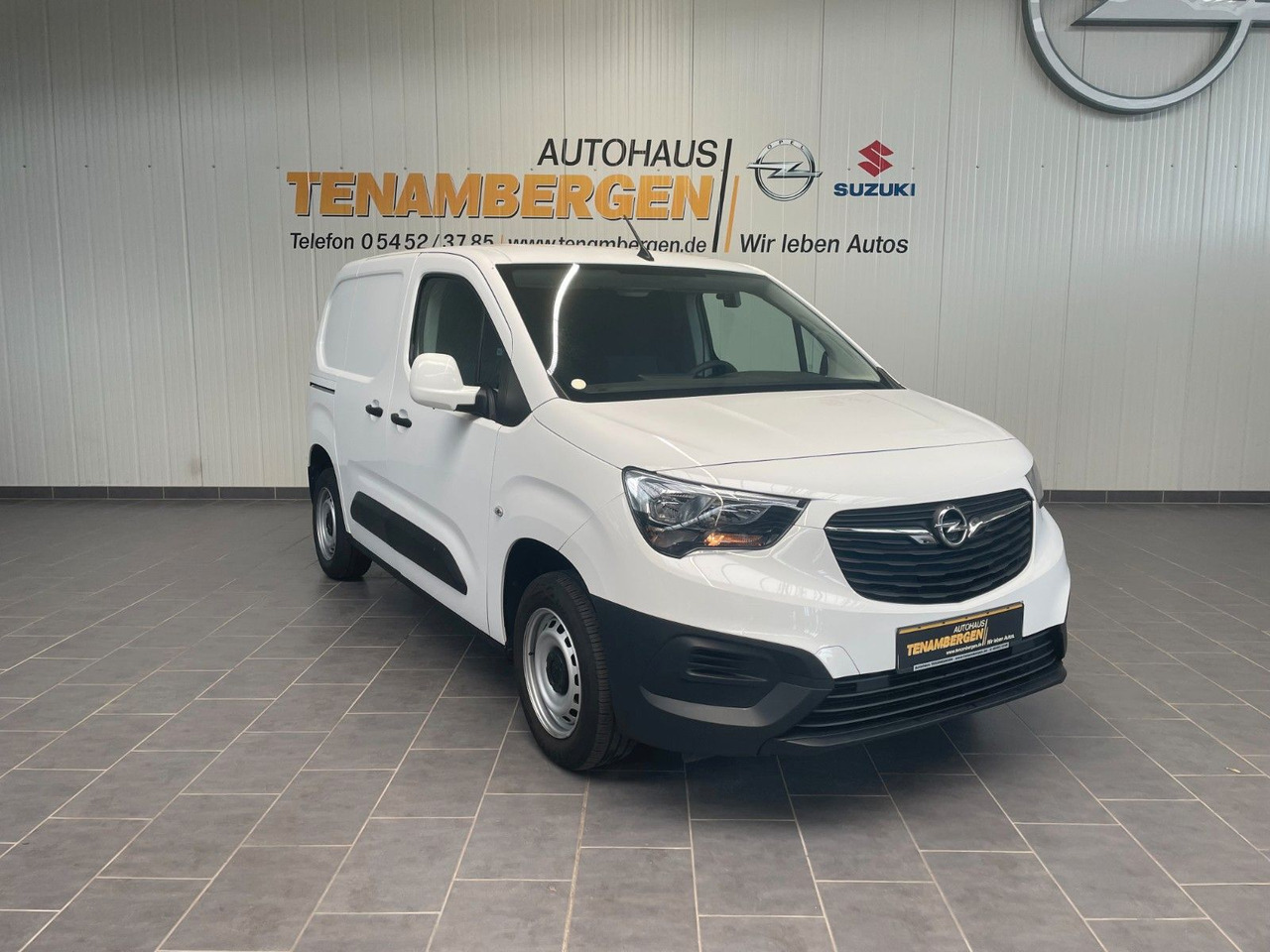 Opel Combo Cargo 3-Sitzer Klima Bluetooth PDC AHK - Furgoneta pequeña: foto 1 Opel Combo Cargo 3-Sitzer Klima Bluetooth PDC AHK - Furgoneta pequeña: foto 1