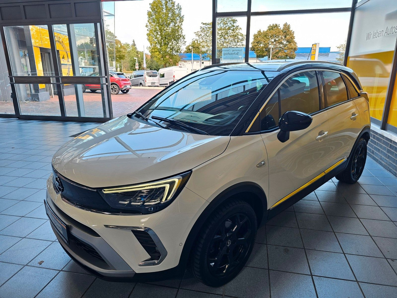 Opel Crossland 1.2 AT Ultimate Navi Kamera LED HuD - Sedan: foto 2 Opel Crossland 1.2 AT Ultimate Navi Kamera LED HuD - Sedan: foto 2