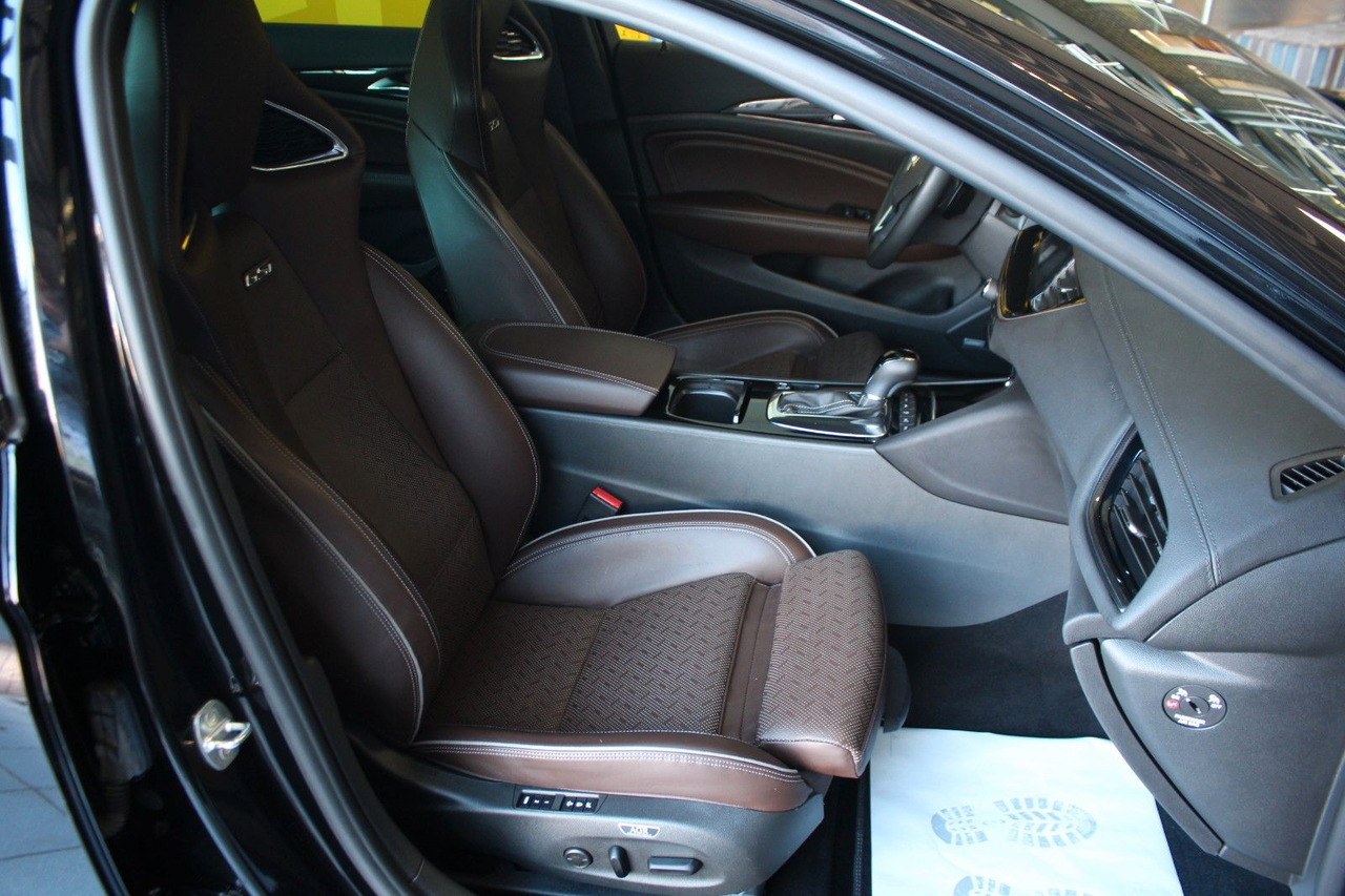 Opel Insignia B Sports Tourer GSi 4x4 Massage Bose - Coche familiar: foto 5 Opel Insignia B Sports Tourer GSi 4x4 Massage Bose - Coche familiar: foto 5