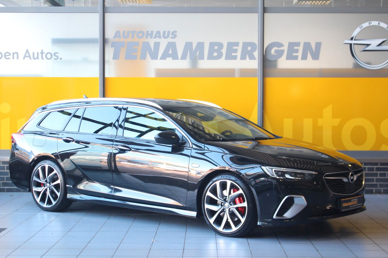 Opel Insignia B Sports Tourer GSi 4x4 Massage Bose - Coche familiar: foto 1 Opel Insignia B Sports Tourer GSi 4x4 Massage Bose - Coche familiar: foto 1