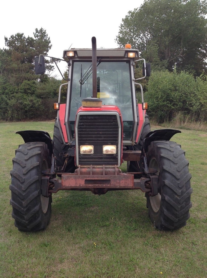Massey Ferguson 3120 - Tractor: foto 2 Massey Ferguson 3120 - Tractor: foto 2