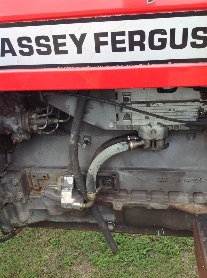 Massey Ferguson 3120 - Tractor: foto 5 Massey Ferguson 3120 - Tractor: foto 5