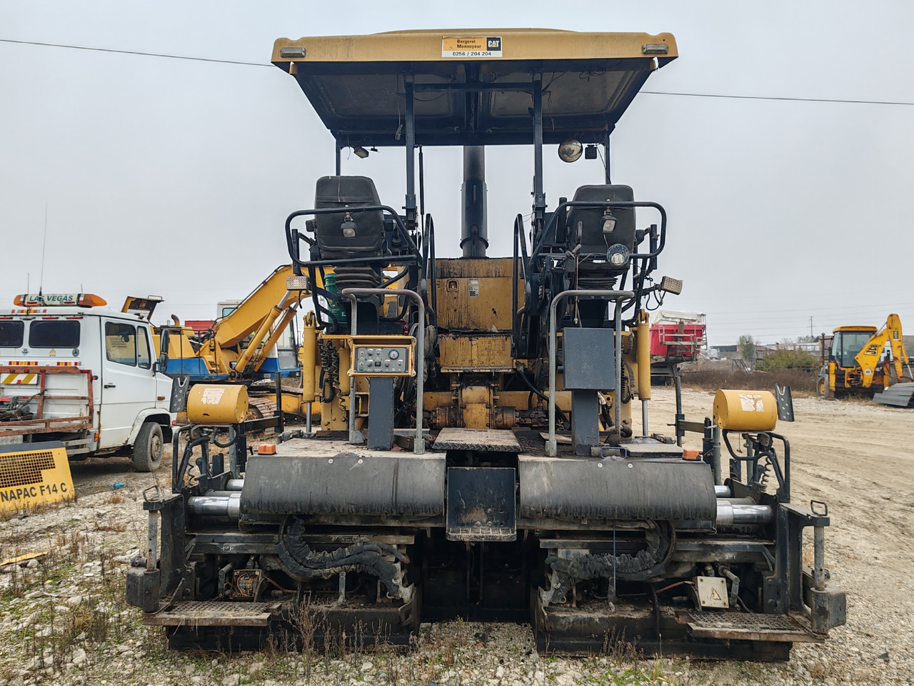 Caterpillar AP555E - Distribuidor de asfalto: foto 2 Caterpillar AP555E - Distribuidor de asfalto: foto 2