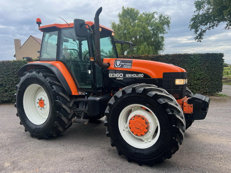 New Holland 8360 - Maquinaria de construcción: foto 4 New Holland 8360 - Maquinaria de construcción: foto 4