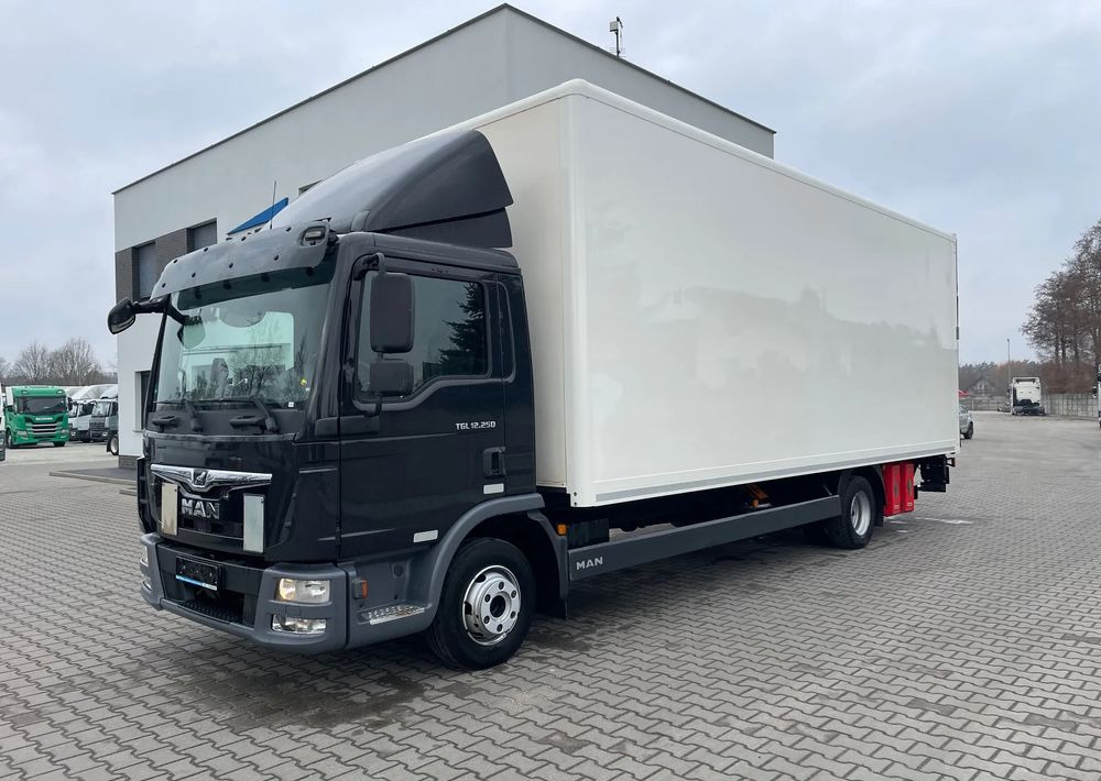 MAN TGL 12.250, KONTENER 7,3m ( 18 europalet ) - Camión caja cerrada: foto 3 MAN TGL 12.250, KONTENER 7,3m ( 18 europalet ) - Camión caja cerrada: foto 3