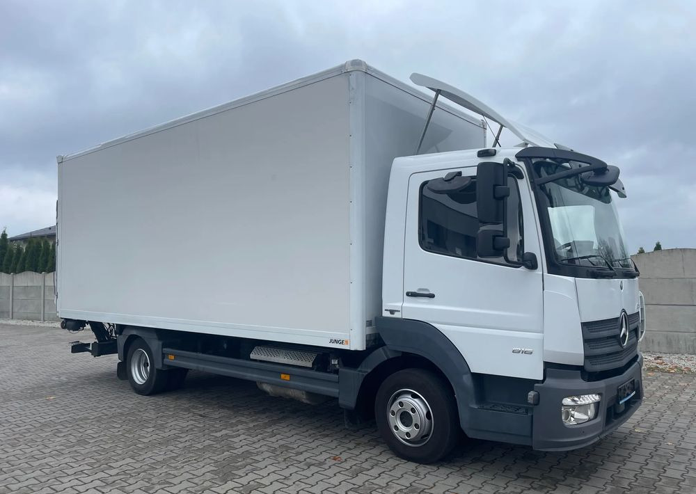 Mercedes-Benz ATEGO 816 DMC 8600 kg - Camión caja cerrada: foto 3 Mercedes-Benz ATEGO 816 DMC 8600 kg - Camión caja cerrada: foto 3