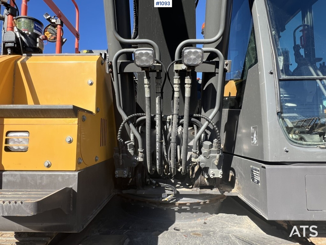 Retroexcavadora Volvo ECR 235 EL: foto 11
