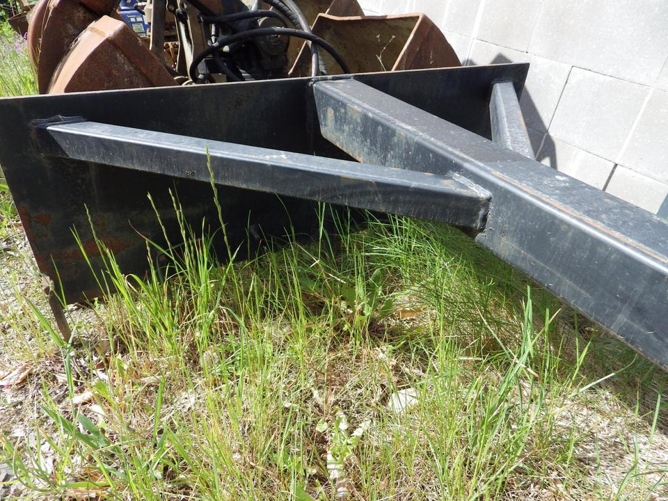 Silokamm Kornschieber Verlängerung an Volvo L30 / Cat 906 908 - Equipo para silos: foto 3 Silokamm Kornschieber Verlängerung an Volvo L30 / Cat 906 908 - Equipo para silos: foto 3