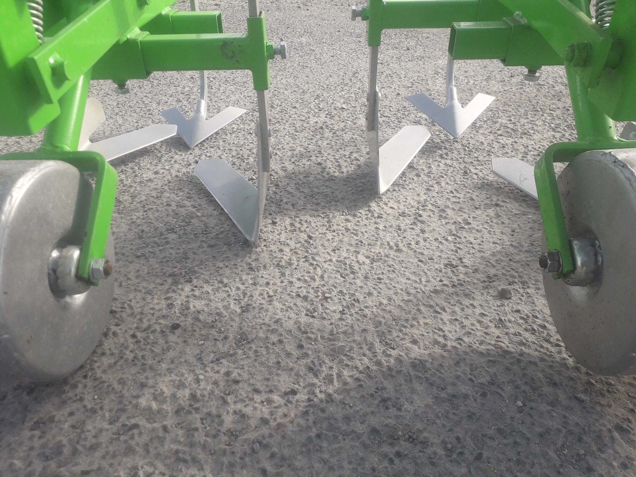 BOMET Bineuse 2 rangs NORMA - Cultivador: foto 5 BOMET Bineuse 2 rangs NORMA - Cultivador: foto 5