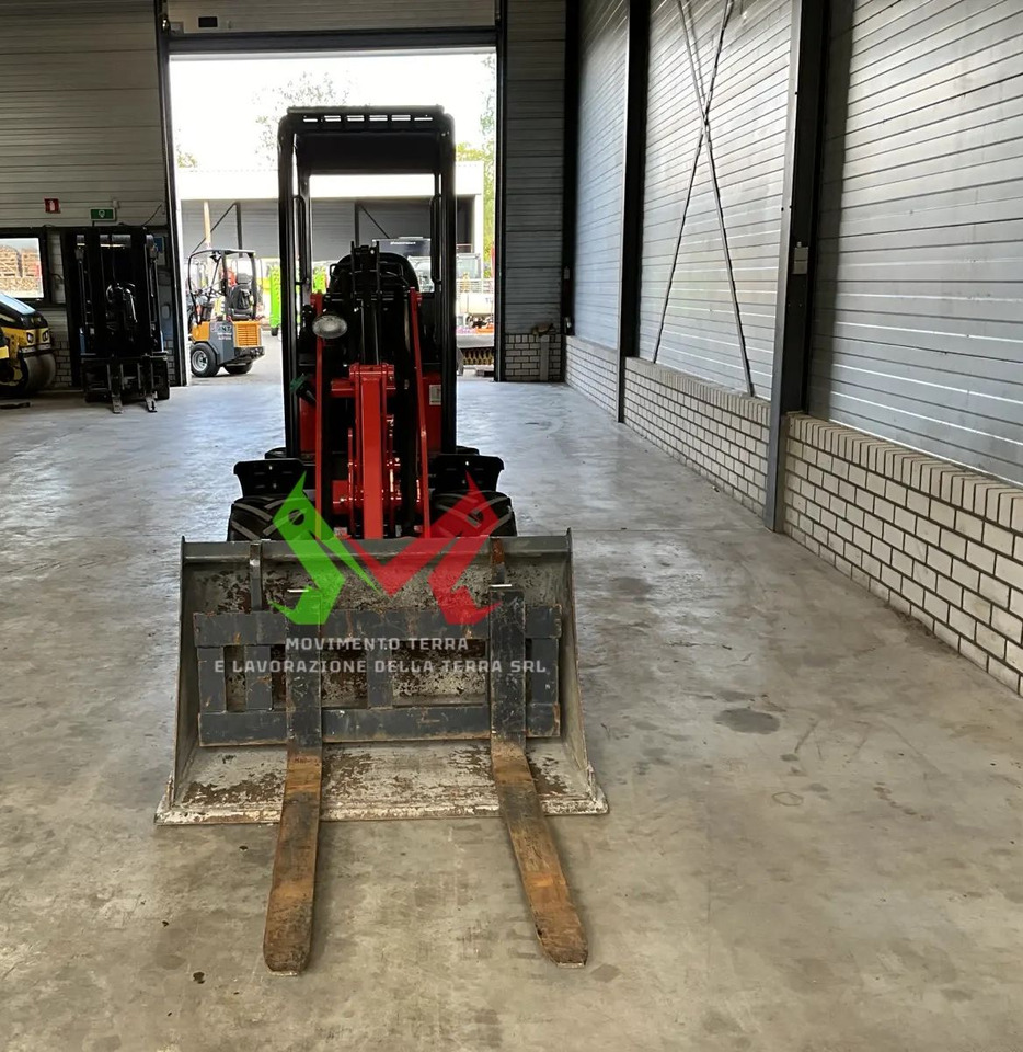 Manitou MLA1-25 - Minicargadora: foto 1 Manitou MLA1-25 - Minicargadora: foto 1