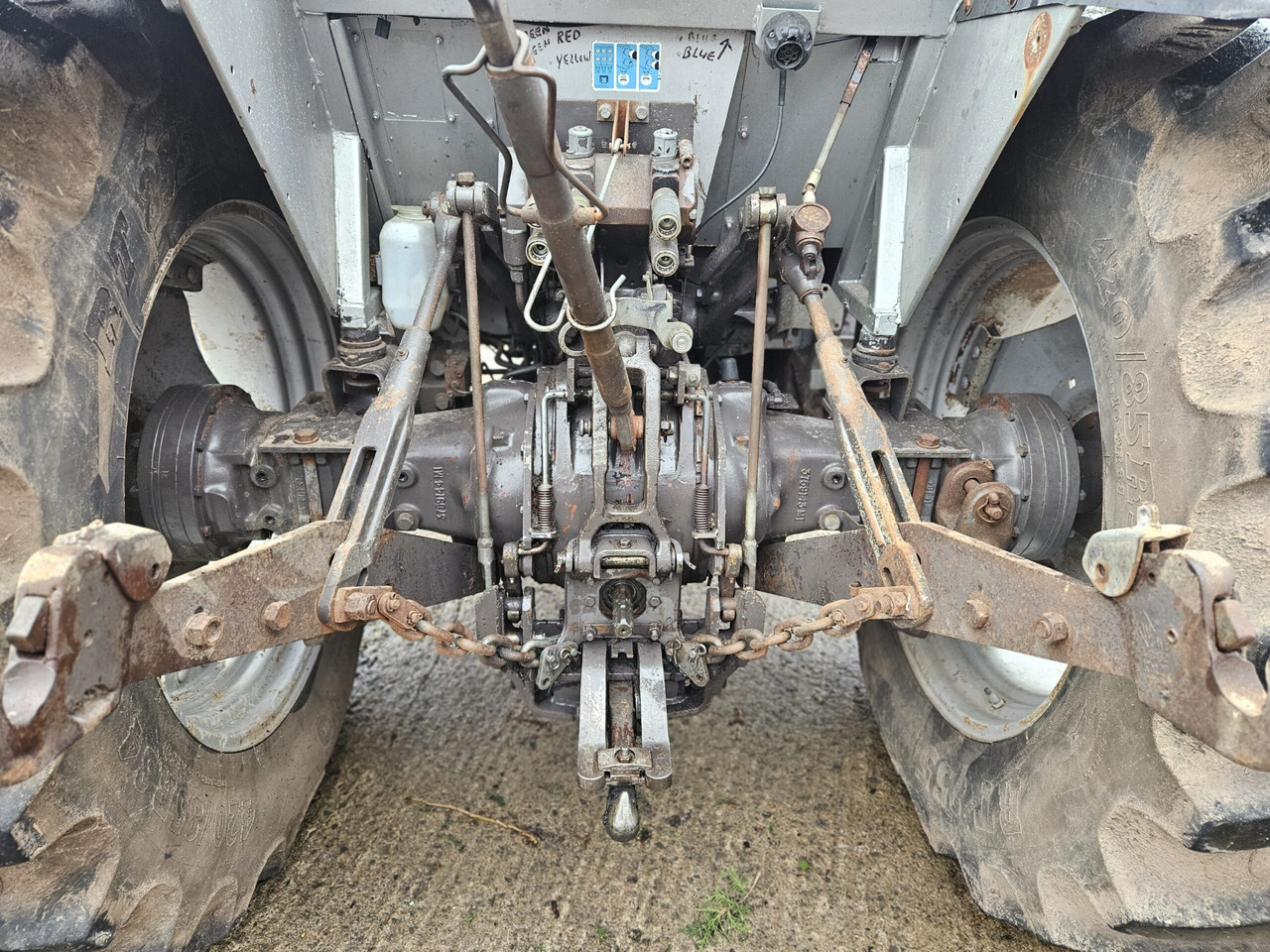 1993 MF 390T 4wd tractor, good off farm condition - Tractor: foto 4 1993 MF 390T 4wd tractor, good off farm condition - Tractor: foto 4