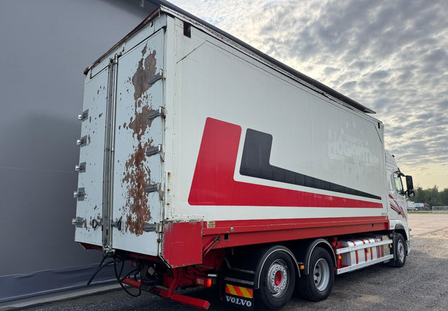 VolvoFH13 500 6x2 Ketjupurku + Rahtikaappi - Otros maquinaria: foto 4 VolvoFH13 500 6x2 Ketjupurku + Rahtikaappi - Otros maquinaria: foto 4