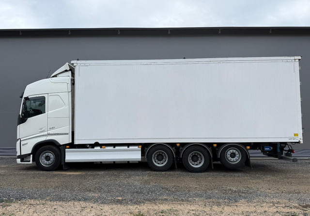 Volvo FH 540 8x4 66m3 - Camión caja cerrada: foto 3 Volvo FH 540 8x4 66m3 - Camión caja cerrada: foto 3