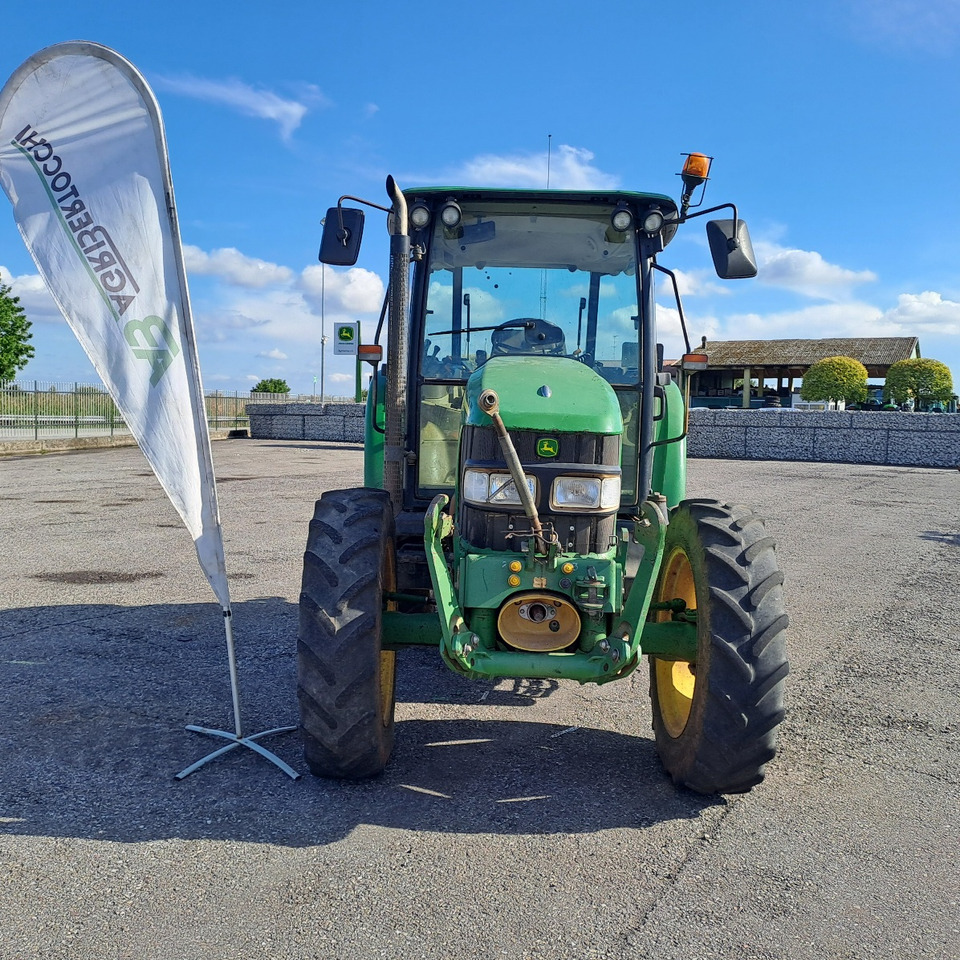 JOHN DEERE 5820 - ASTA AGRIBERTOCCHI - Tractor: foto 2 JOHN DEERE 5820 - ASTA AGRIBERTOCCHI - Tractor: foto 2