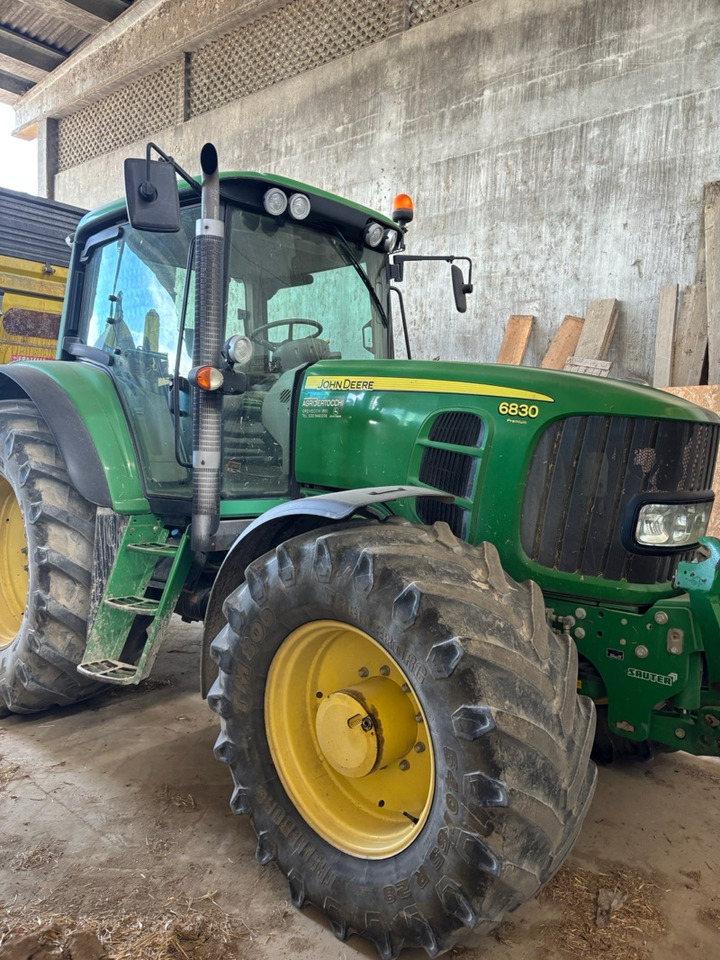 JOHN DEERE 6830 - Tractor: foto 2 JOHN DEERE 6830 - Tractor: foto 2
