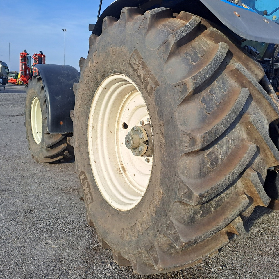 Tractor NEW HOLLAND TM 190: foto 10 Tractor NEW HOLLAND TM 190: foto 10