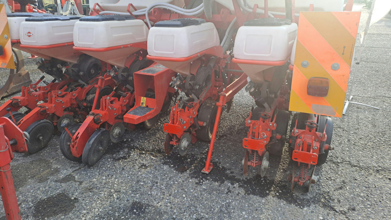 SEMINATRICE DI PRECISIONE KUHN MAXIMA 2 TD - Sembradora: foto 4 SEMINATRICE DI PRECISIONE KUHN MAXIMA 2 TD - Sembradora: foto 4