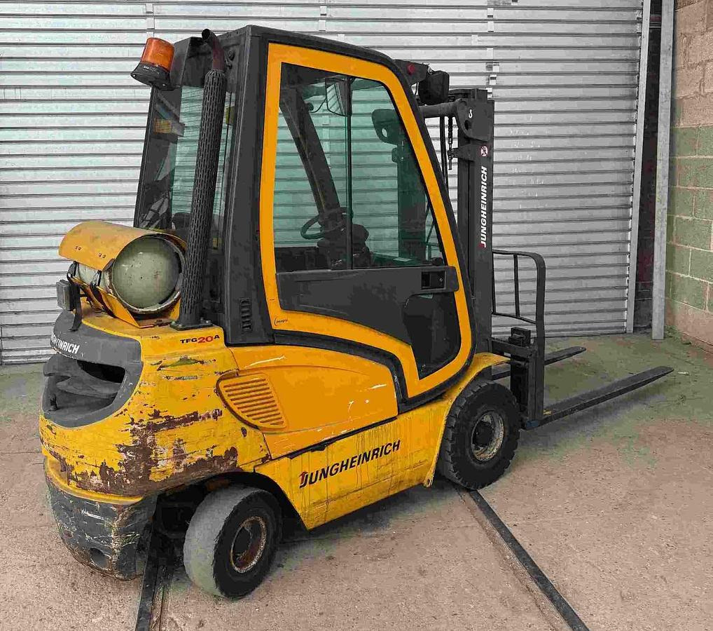 Gabelstapler JUNGHEINRICH, mit Gasantrieb - Carretilla elevadora de gas: foto 4 Gabelstapler JUNGHEINRICH, mit Gasantrieb - Carretilla elevadora de gas: foto 4