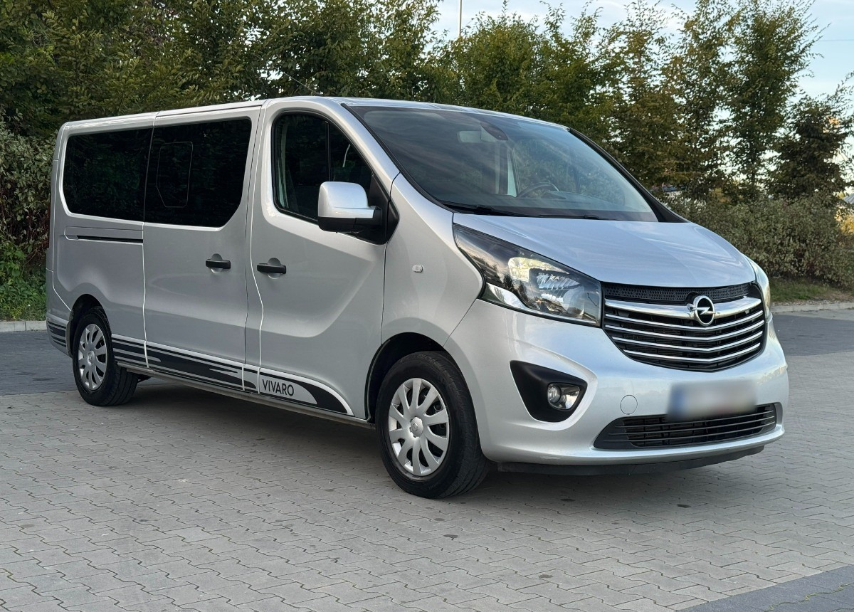 Opel Vivaro 1.6 DCI 145KM 9 osobowy Nawiewy góra dół DOINWESTOWANY Super stan - Coche familiar: foto 2 Opel Vivaro 1.6 DCI 145KM 9 osobowy Nawiewy góra dół DOINWESTOWANY Super stan - Coche familiar: foto 2